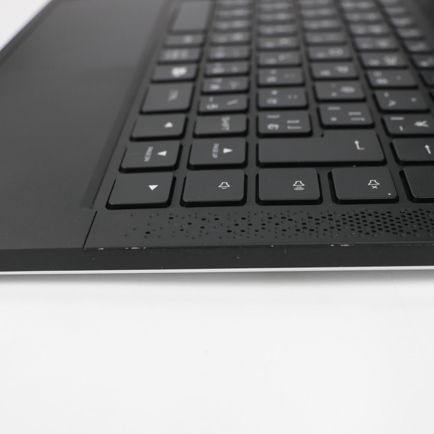 【C:キーボード面の左下の角とヘリにキズ、右側面のヘリにキズ・使用問題なし】 【271472s】DELL(デル) ALIENWARE X14 プラチナ（RTX 3050TI搭載）ゲーミングノートパソコン (Core(TM) i7-12700H /GeForce RTX™ 3050Ti /14型/16GB/M.2 SSD 512GB/144Hz)　caa1300spoas160n30jp   整備済みアウトレット品 [中古(C)]