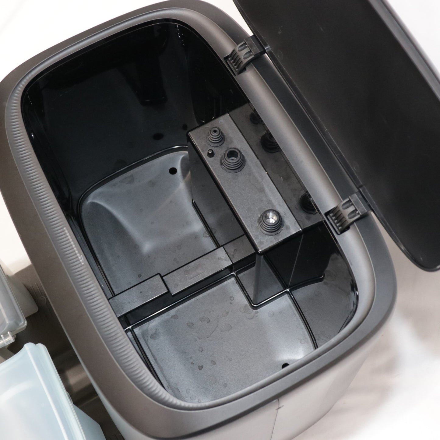 [中古(C)] Eufy Clean by Anker ロボット掃除機 X9 Pro with Auto-Clean Station t2320511 t2320511　[可]