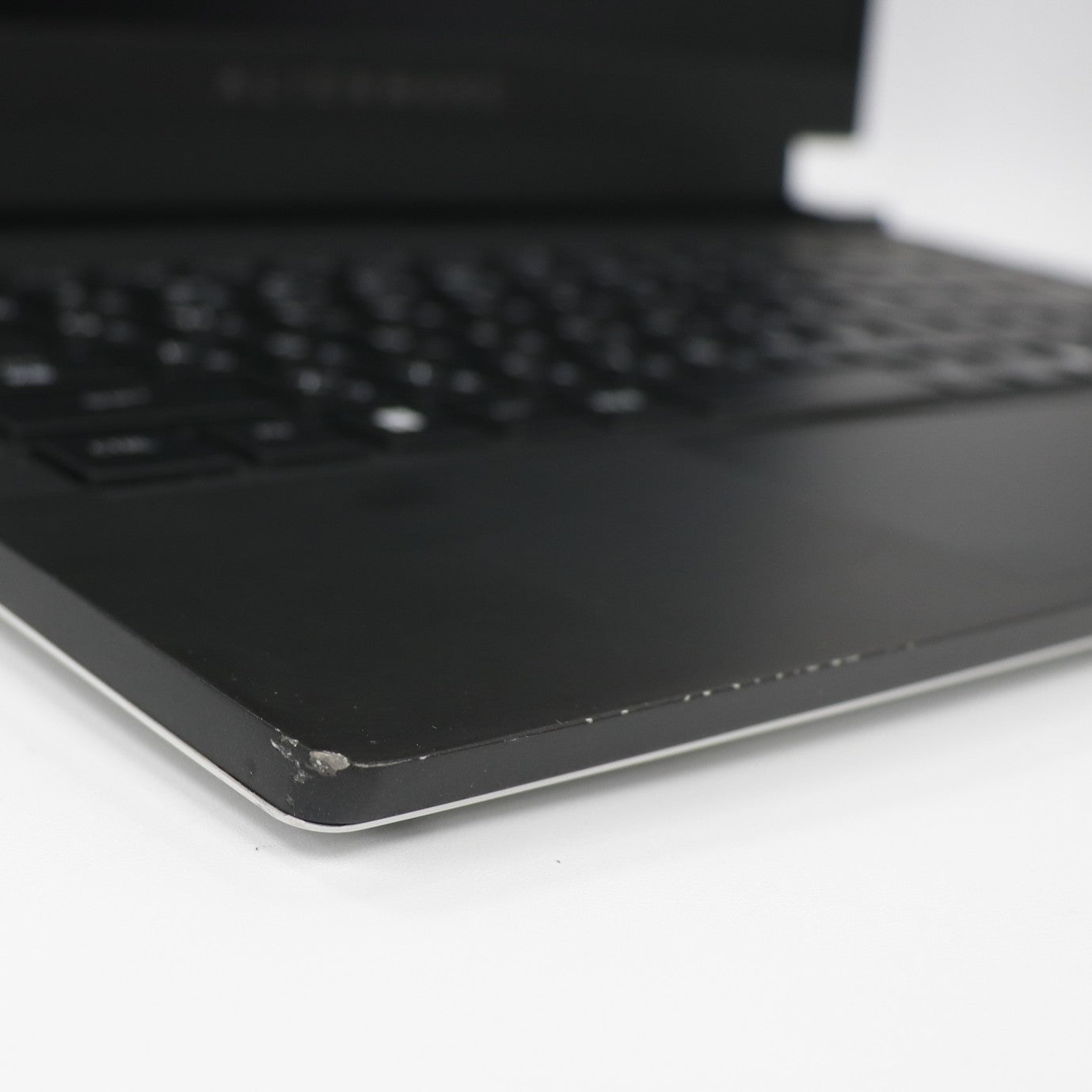 【C:キーボード面の左下の角とヘリにキズ、右側面のヘリにキズ・使用問題なし】 【271472s】DELL(デル) ALIENWARE X14 プラチナ（RTX 3050TI搭載）ゲーミングノートパソコン (Core(TM) i7-12700H /GeForce RTX™ 3050Ti /14型/16GB/M.2 SSD 512GB/144Hz)　caa1300spoas160n30jp   整備済みアウトレット品 [中古(C)]