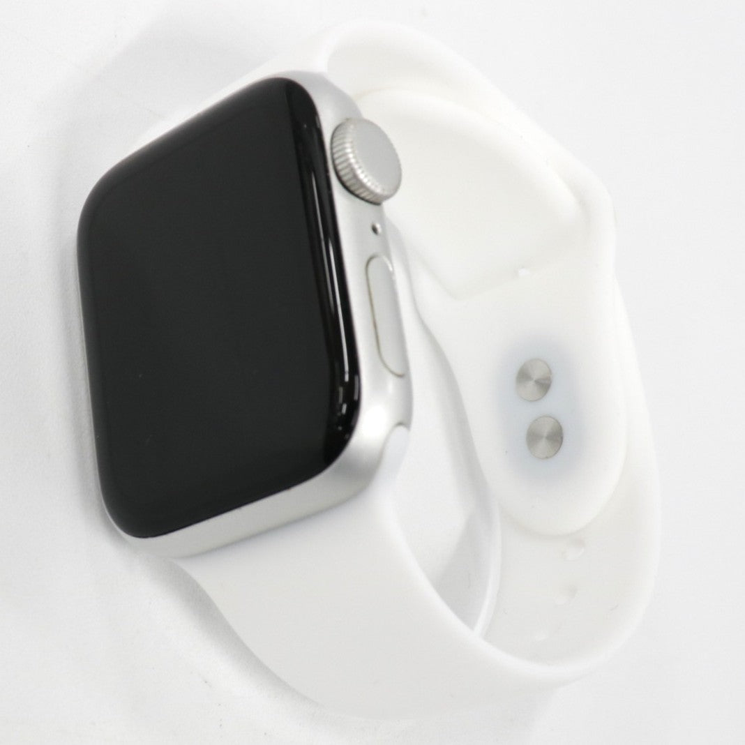 Apple Watch SE(第2世代) GPS 40mm（GPSモデル）a2722-ss  シルバー 整備済みアウトレット品 [中古(C)]
