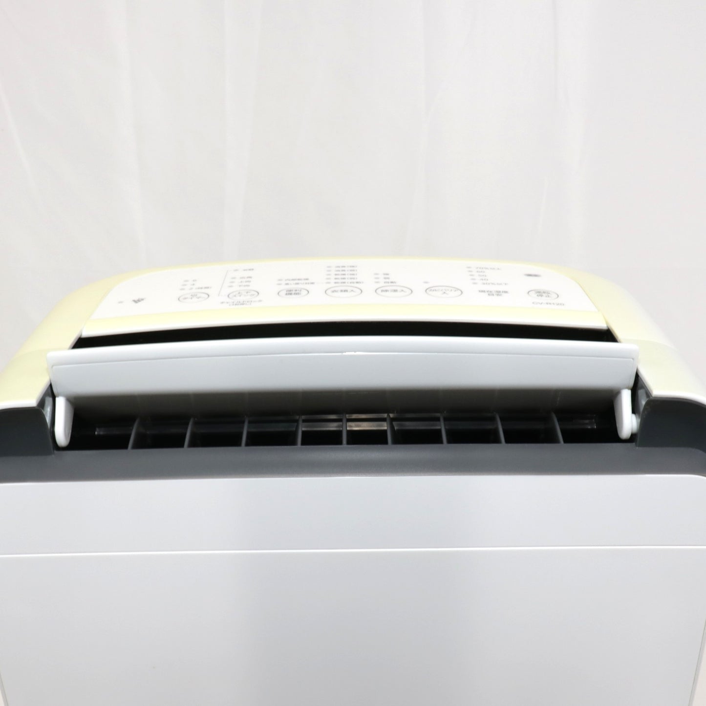 [中古(C)] シャープ コンプレッサー方式 衣類乾燥除湿機 プラズマクラスター7000 CV-R120-W ホワイト系(木造〜14畳 / 鉄筋〜30畳)　cv-r120-w cv-r120-w　[可]