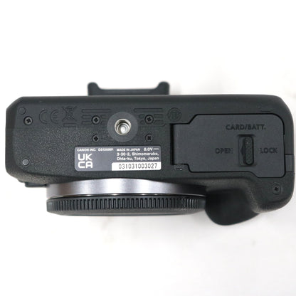 Canon ミラーレスカメラ EOS R100 ダブルズームキット　eos-r100-body-bl  ブラック 整備済みアウトレット品 [中古(A)]