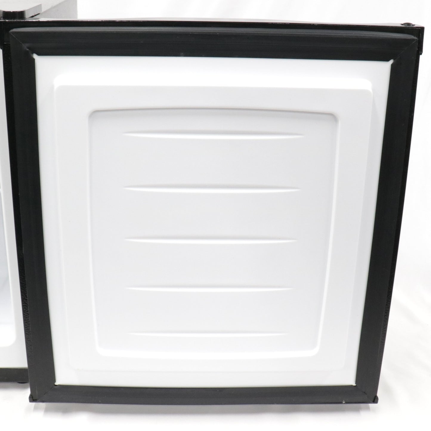 [ジャンク] [32L]レンティオ 小型冷凍庫 1ドア セカンド冷凍庫 RN-FZ32　rn-fz32-bk ブラック[難あり(D)]