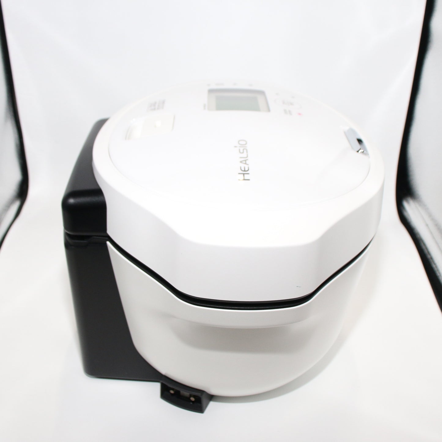 シャープ ヘルシオ ホットクック KN-HW24G 2〜6人用 2.4L容量　kn-hw24g-w  ホワイト 整備済みアウトレット品 [中古(C)]
