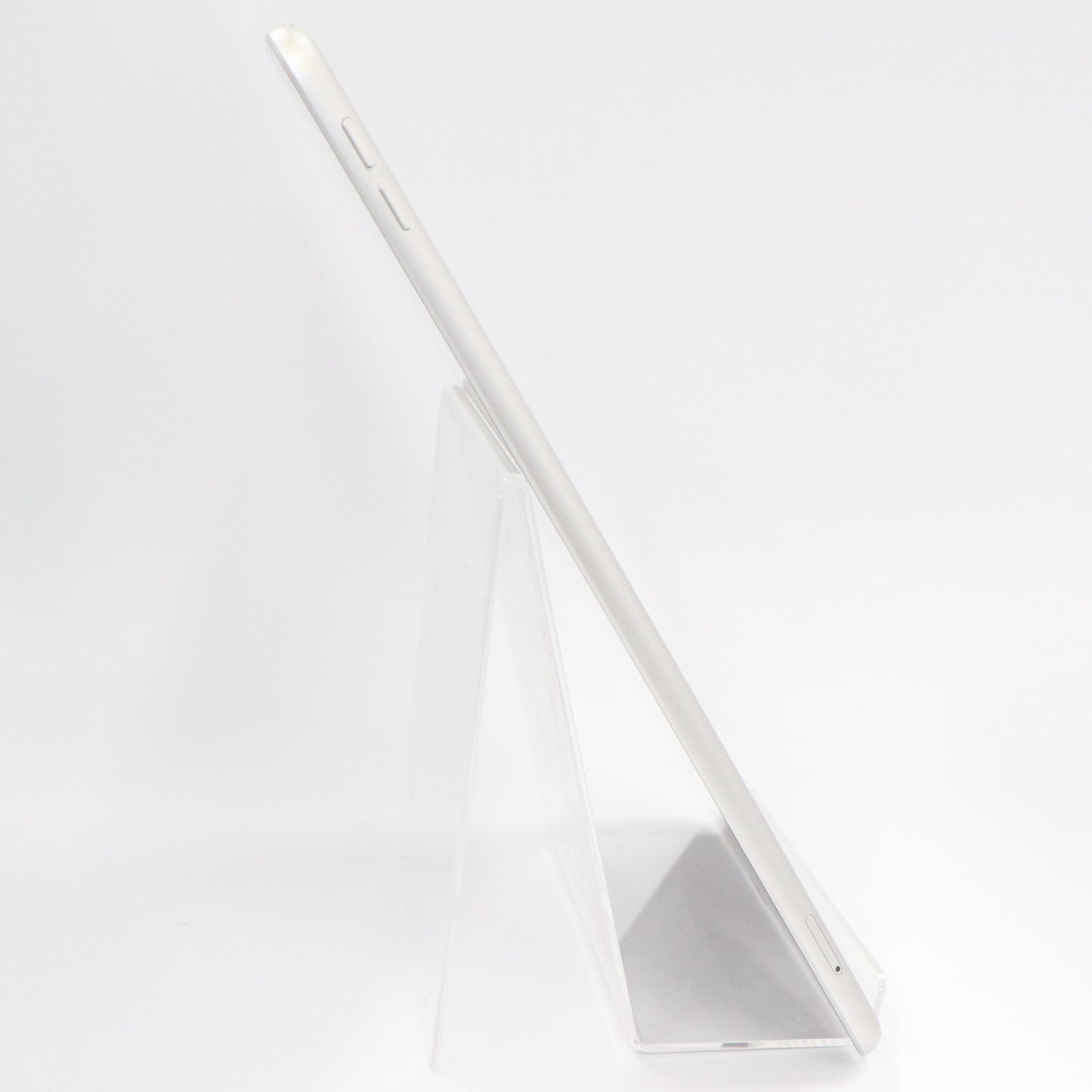 Apple iPad 10.2インチ 第9世代 2021年モデル 64GB Wi-Fi + Cellular  シルバー  mk493j-a ジャンク品  [難あり(D)]