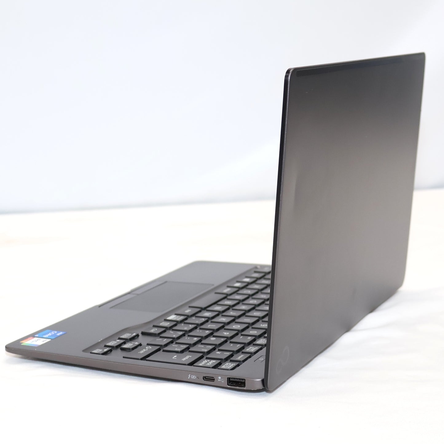 [中古(B)] 【Office非搭載】富士通 LIFEBOOK ノートパソコン FMVC90E3S( Core i5-1135G7 / 13.3型/ 8GB/ Windows 11 Home 64bt)　fmvc90e3-win11-s シルバー [良い]