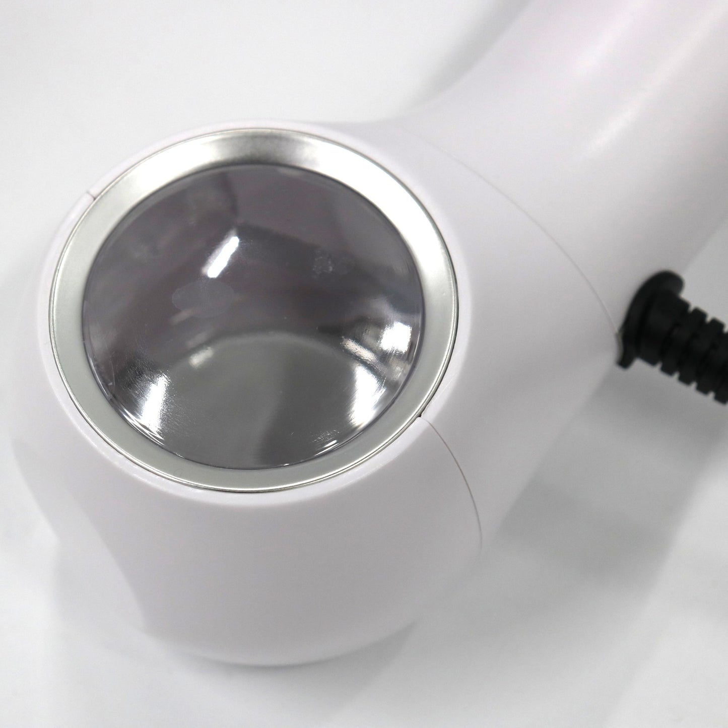 [中古(C)] Morus v6 真空吸着式衣類スチーマー morus-v6-w ホワイト 　[可]