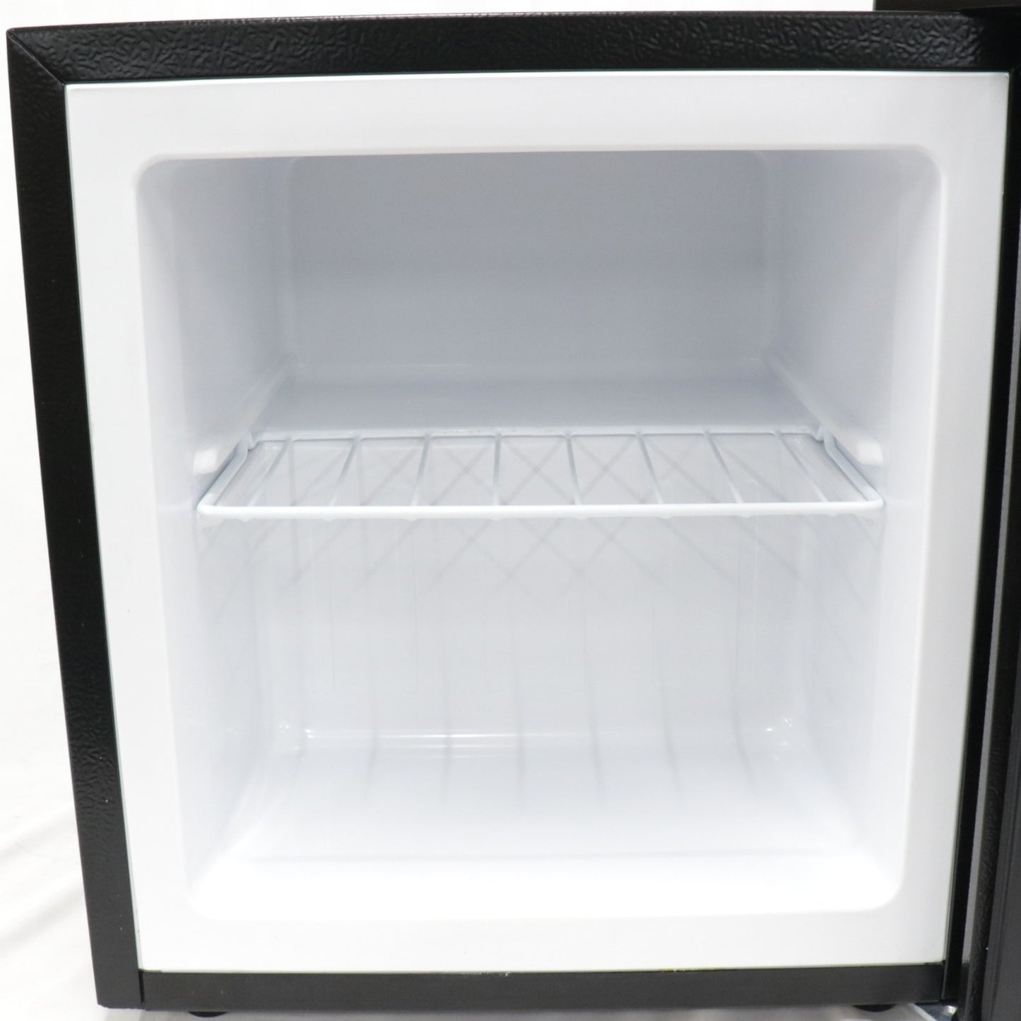 [中古(C)] [32L]レンティオ 小型冷凍庫 1ドア セカンド冷凍庫 RN-FZ32　rn-fz32-bk ブラックrn-fz32-bk　[可]