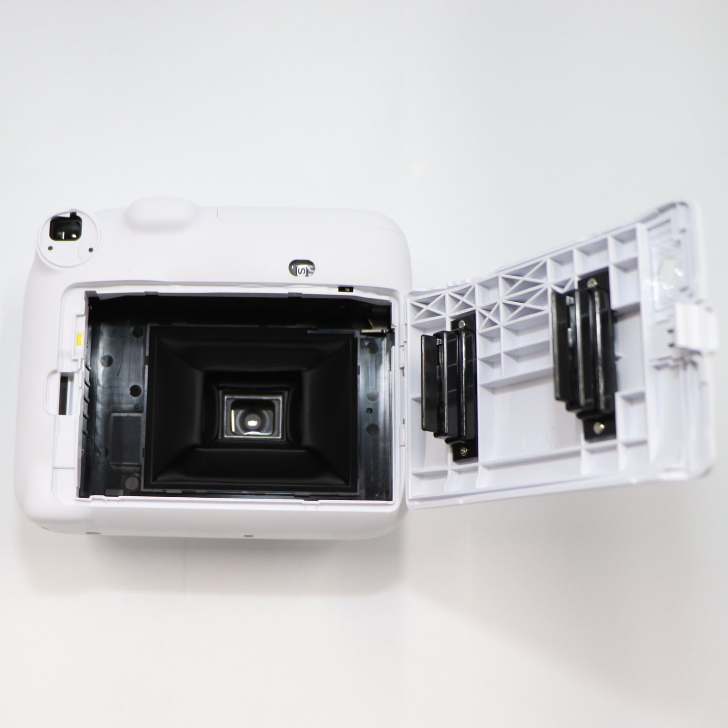 [ジャンク]  富士フイルム instax mini 12 インスタントカメラ チェキ クレイホワイト[難あり(D)]