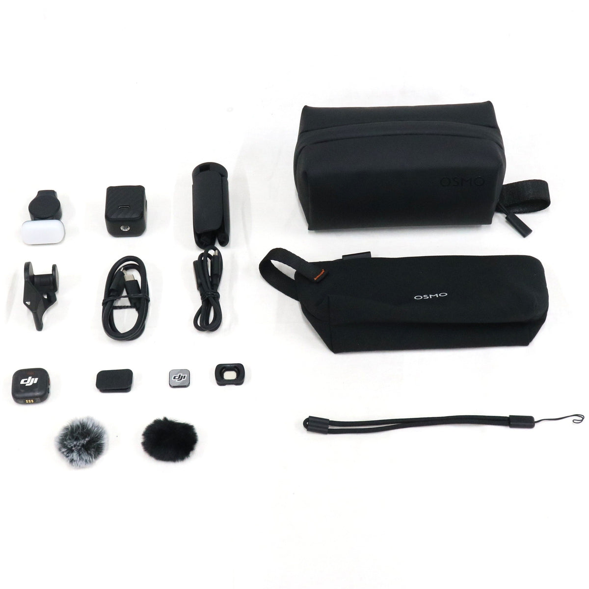 DJI Osmo Pocket 4 Creator Combo 3軸スタビライザー搭載 ポケットジンバルカメラ osmopocket-4-combo   整備済みアウトレット品 [良い(B)]