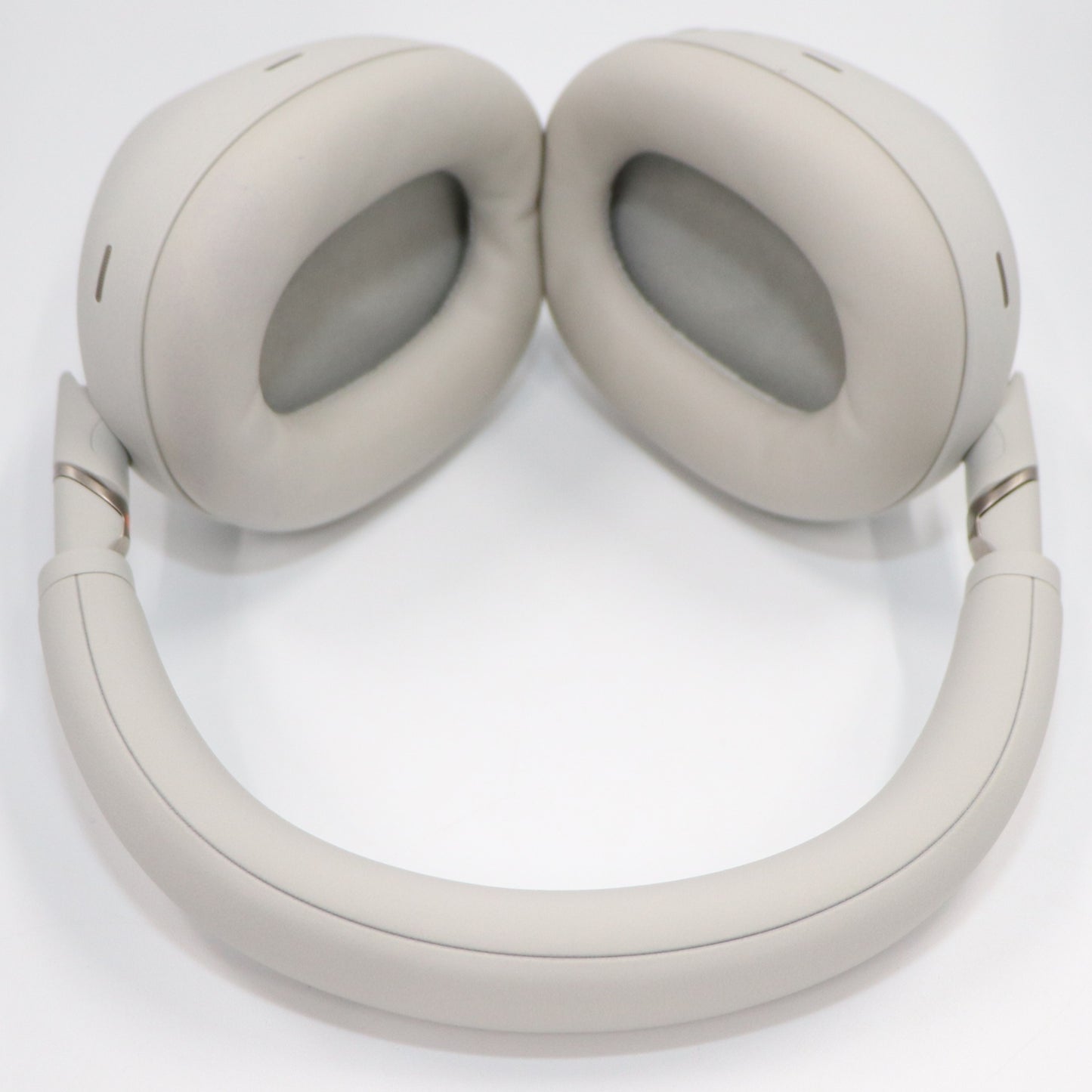 [中古(C)]ソニー WH-1000XM6 ワイヤレスノイズキャンセリングヘッドホン プラチナシルバーwh-1000xm6-p　[可]