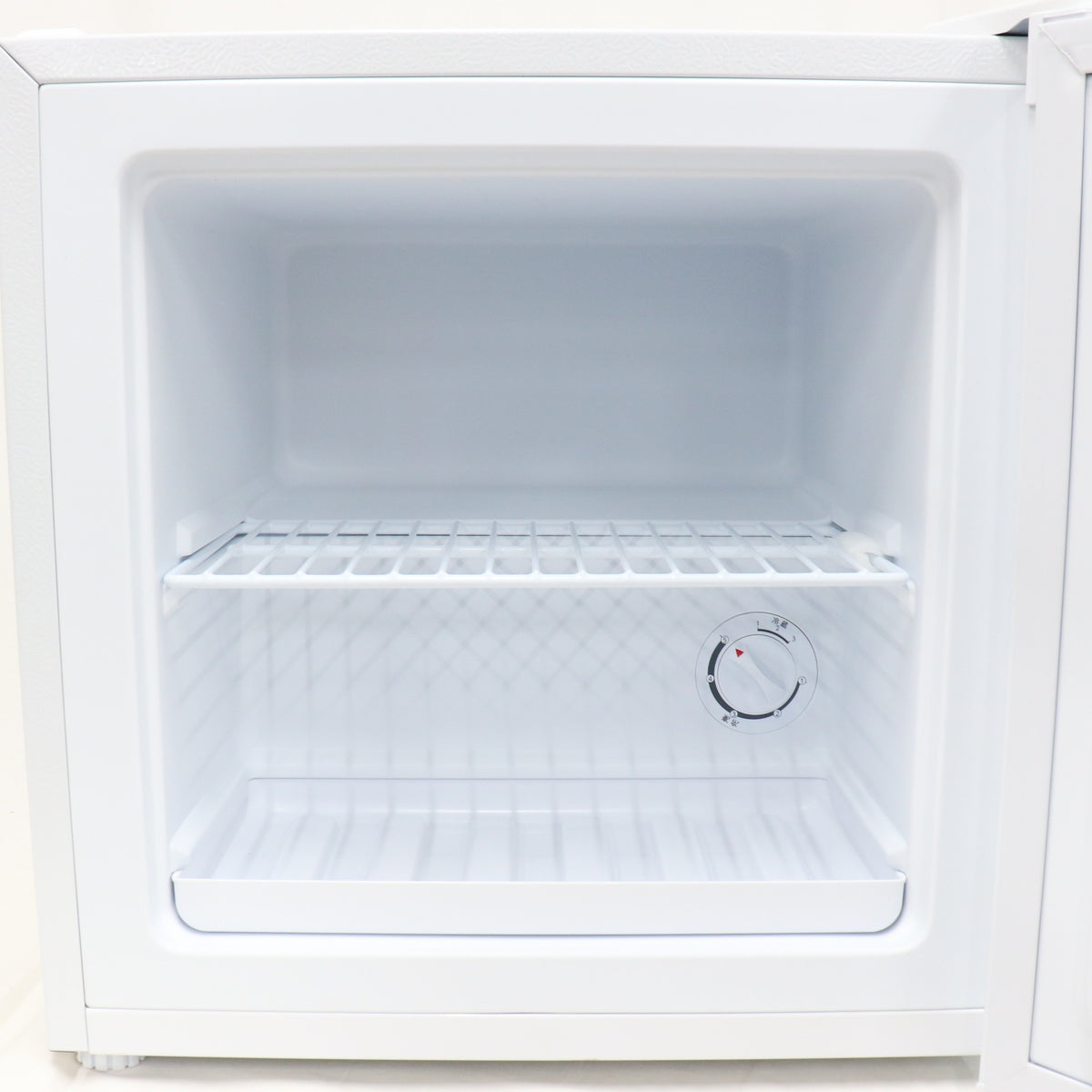 [31L][右開き]アイリスオーヤマ PF-A31FD 冷凍・冷蔵庫切り替えタイプ 1ドア PF-A31FD pf-a31fd-w  ホワイト 整備済みアウトレット品 [中古(C)]