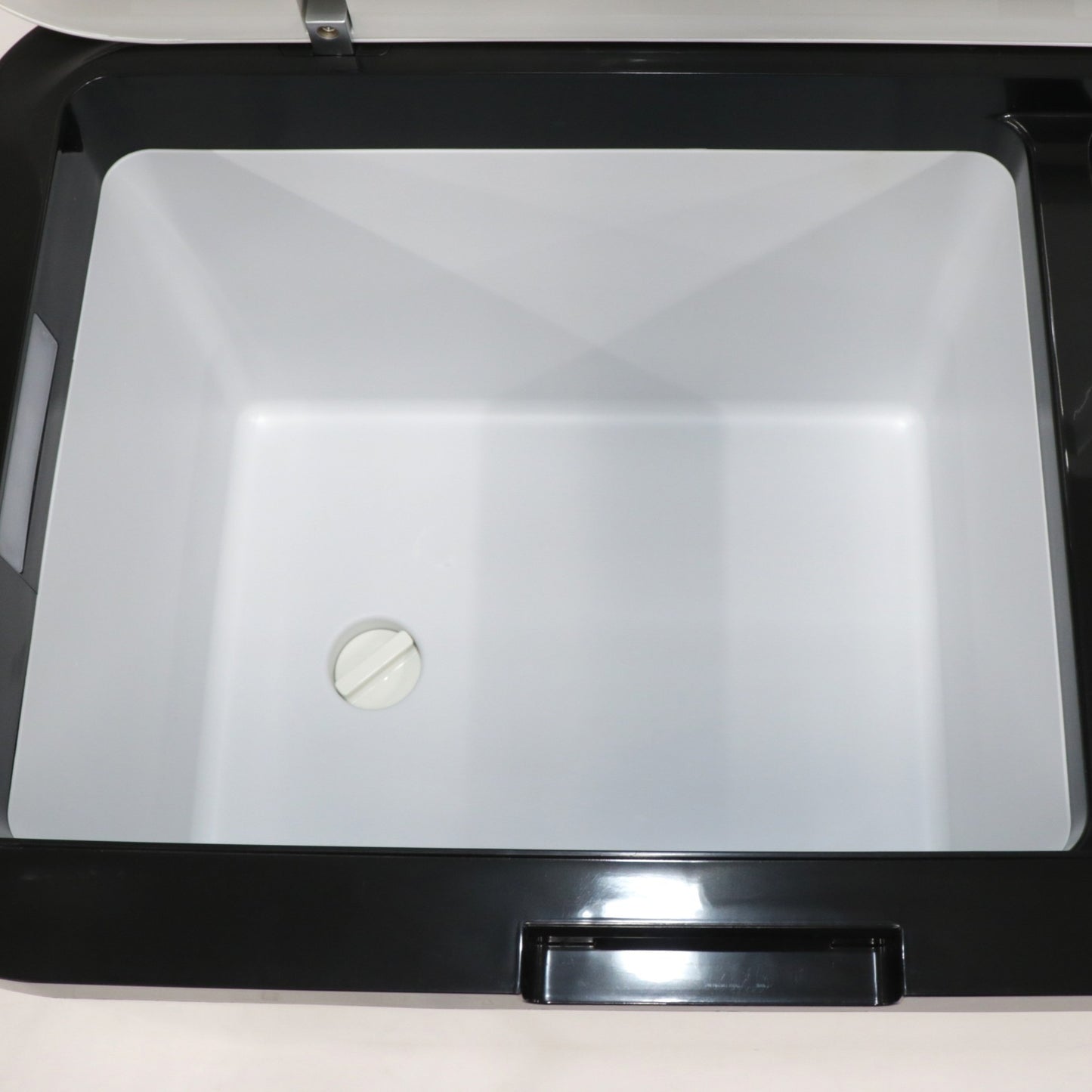 [ジャンク] [20L]クラカ(kuraca) ポータブル冷蔵 冷凍庫 KFERA-20-WH kfera-20-wh [難あり(D)]