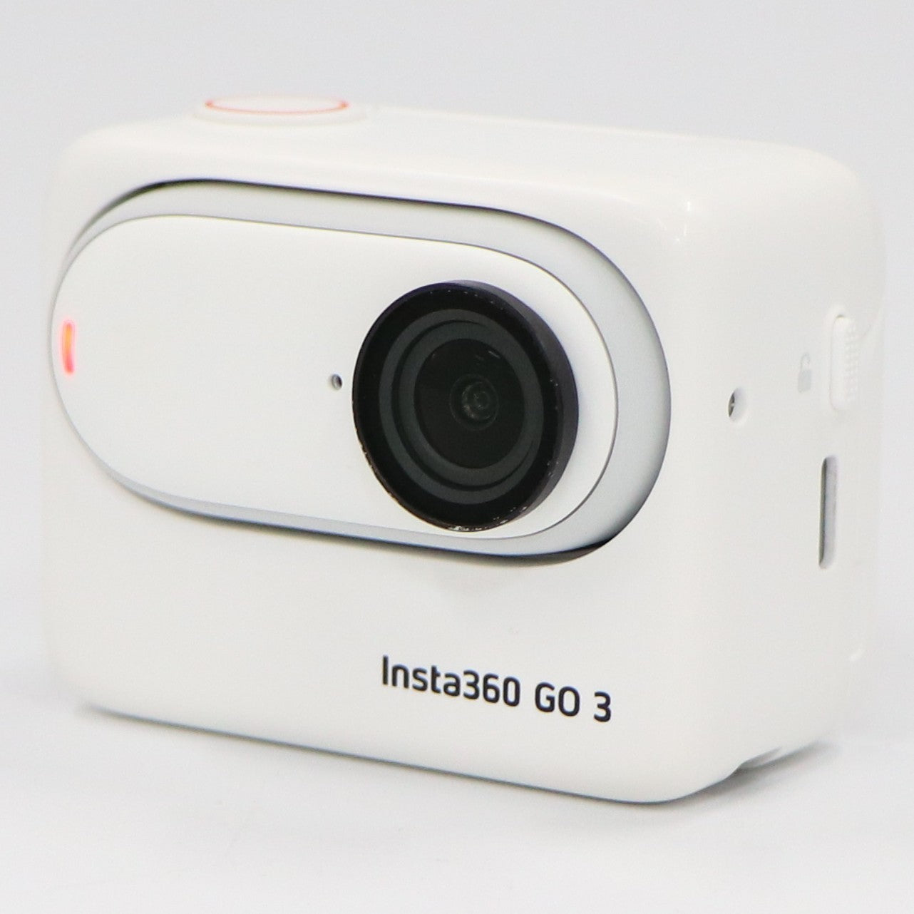 Insta360 GO 3 アクションカメラ(32GB) insta360-go-3-32   整備済みアウトレット品 [中古(C)]