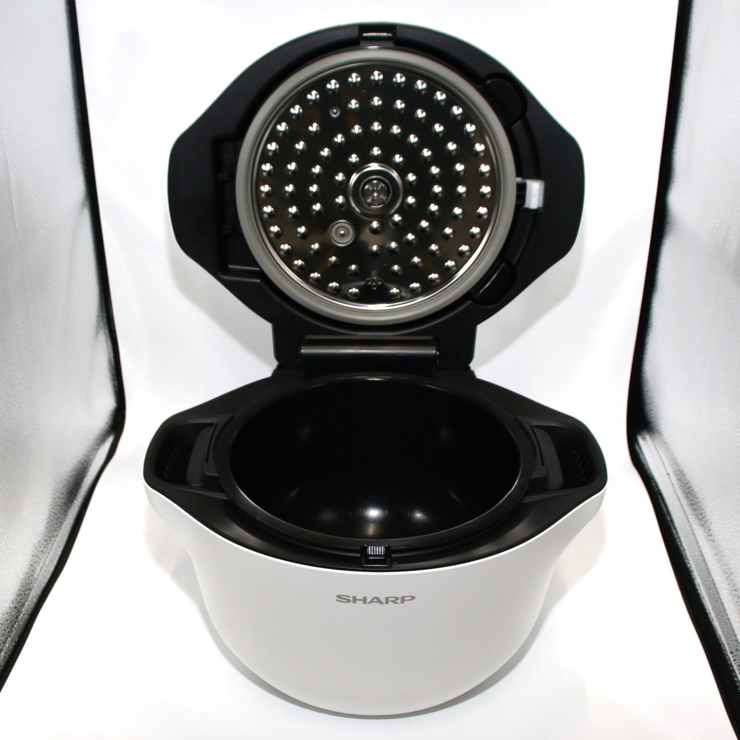 シャープ ヘルシオ ホットクック KN-HW24G 2〜6人用 2.4L容量　kn-hw24g-w   整備済みアウトレット品 [中古(C)]