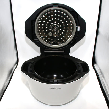 シャープ ヘルシオ ホットクック KN-HW24G 2〜6人用 2.4L容量　kn-hw24g-w   整備済みアウトレット品 [中古(C)]
