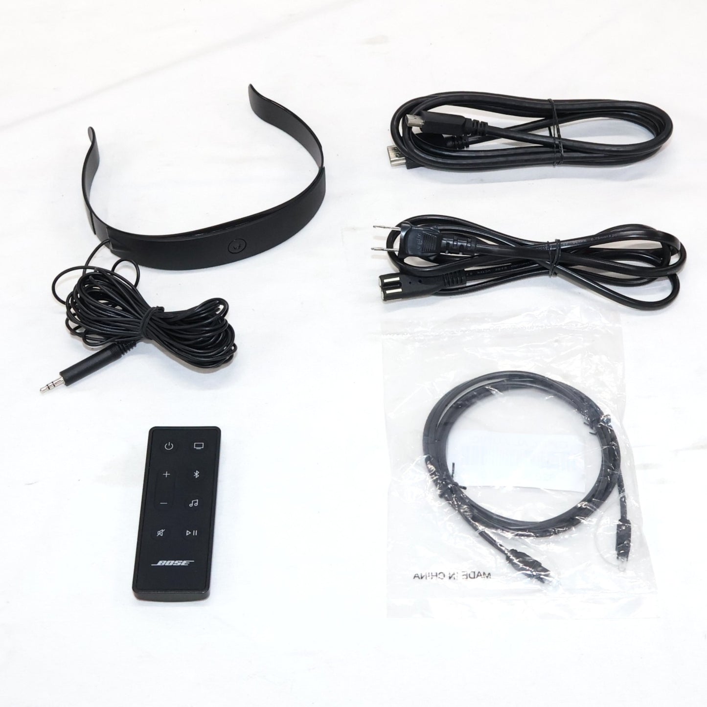 ボーズ(BOSE) Smart Ultra Soundbar スピーカー smart-ultra-soundbar-b  ブラック 整備済みアウトレット品 [良い(B)]