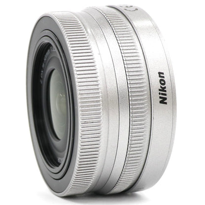 ニコン NIKKOR Z DX 16-50mm f/3.5-6.3 VR シルバー 標準ズームレンズ　nikon-z-dx1650-vr-sl   整備済みアウトレット品 [良い(B)]