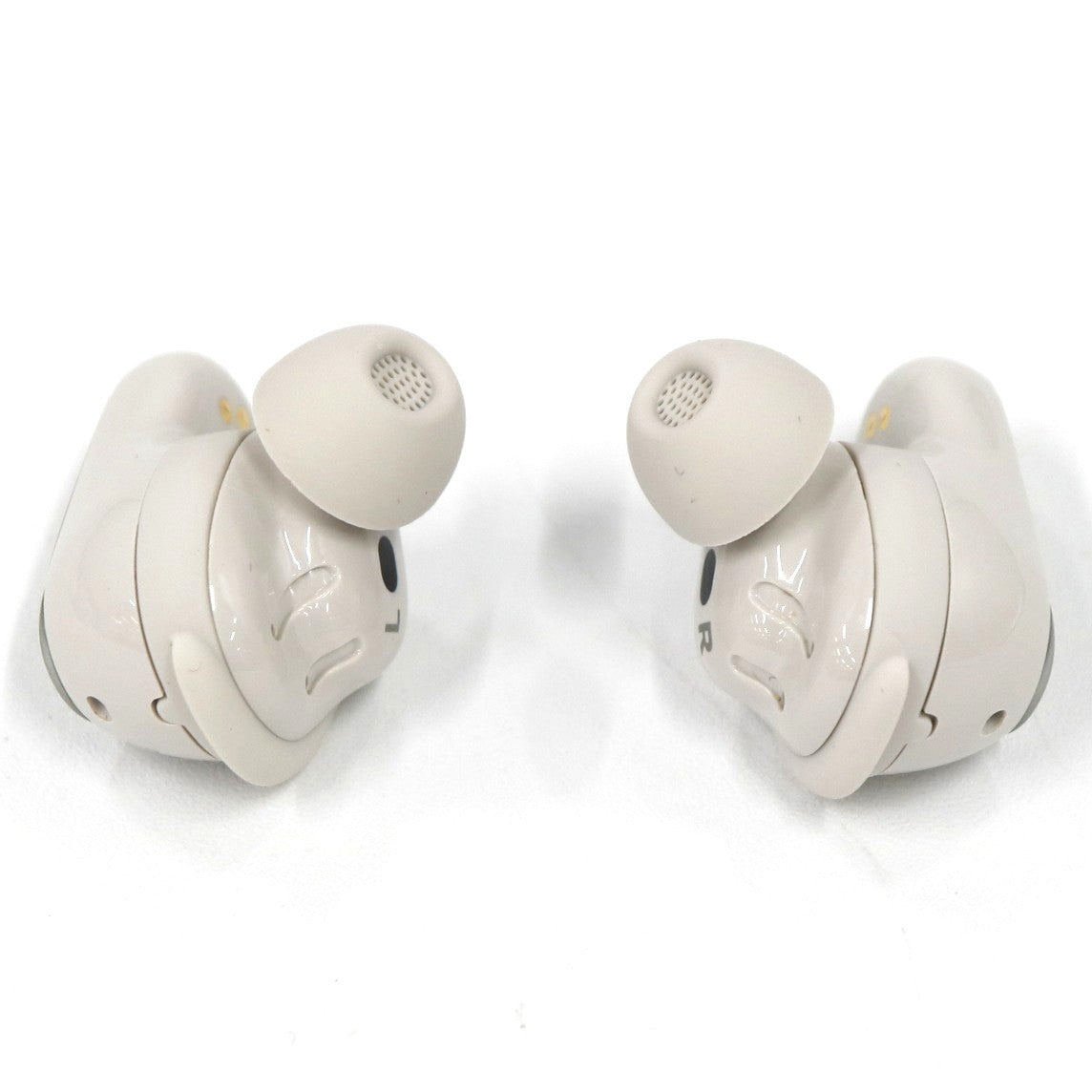 [中古(C)] Bose QuietComfort Ultra Earbuds(第2世代) ワイヤレスイヤホン qc-ultra-earbuds-2-w ホワイトスモーク [可]