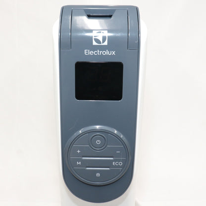 [中古(C)] エレクトロラックス ComfortHeat700 EO12D103C0 オイルヒーター 1200W (暖房目安 8～10畳) eo12d103c0-2 eo12d103c0-2　[可]