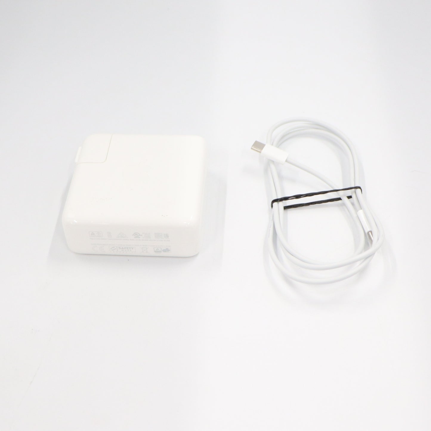 [中古(C)] Apple ノートPC MacBook Air 13.3インチ 2020年モデル JIS配列 (メモリ8GB SSD 256GB )【Office非搭載】 mgn63j-a スペースグレイmgn63j-a　[可]