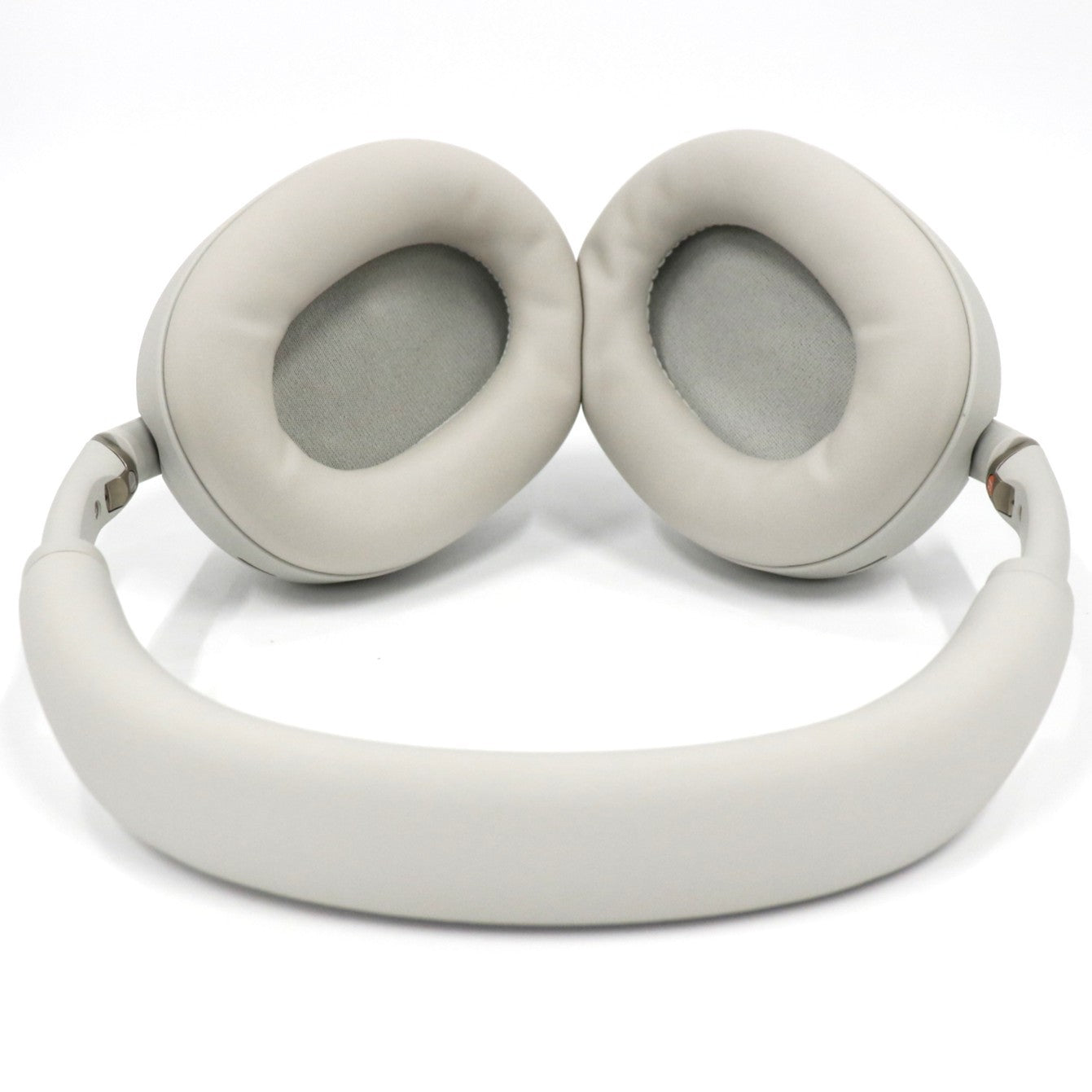 [中古(A)] ソニー WH-1000XM6 ワイヤレスノイズキャンセリングヘッドホン wh-1000xm6-p プラチナシルバー[非常に良い]